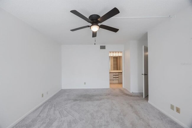 Building Photo - 3078 Eastland Blvd