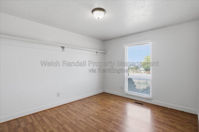 Building Photo - 3548 S Midland Dr