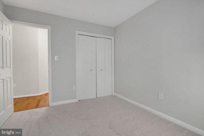 Building Photo - 7267 Olde Lantern Way