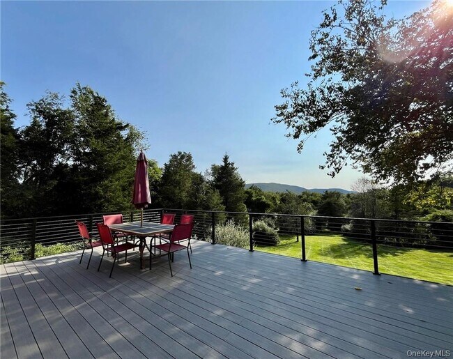 Building Photo - 47 Onderdonk Rd