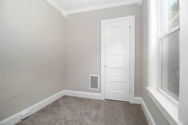 Building Photo - Remodeled 3 bedroom 1 bath home in Harrisburg,  PA