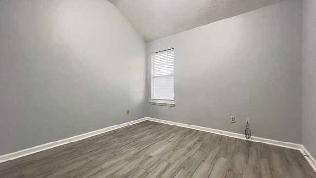 Building Photo - 6967 Manslick Rd