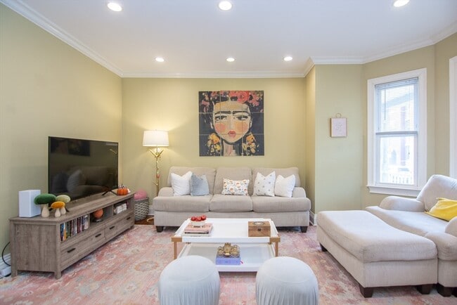 Building Photo - 214 South St