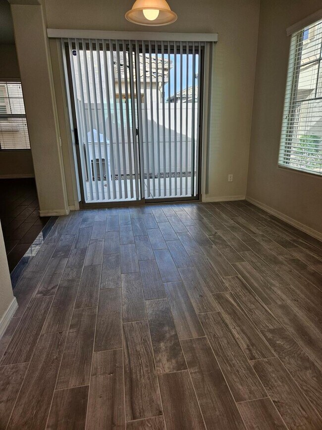 Building Photo - 2204 W Le Marche Ave