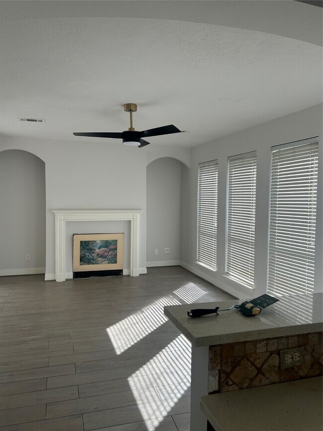 Building Photo - 6722 Oakleaf Trail Ln