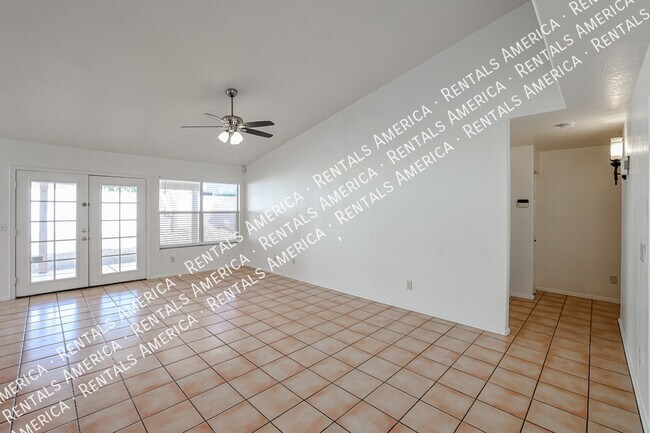 Building Photo - 1105 N Quail