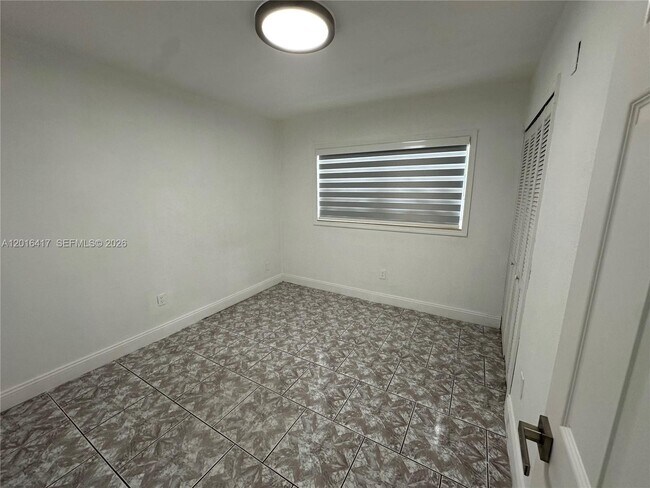 Building Photo - 15640 SW 102nd Pl
