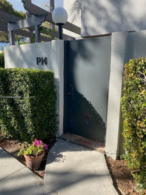 Building Photo - 4700 SW 67th Ave