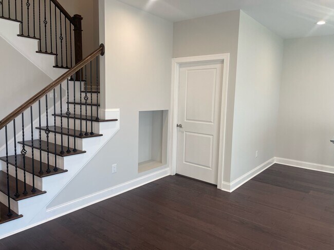 Building Photo - 1241 Whispering Springs Ct
