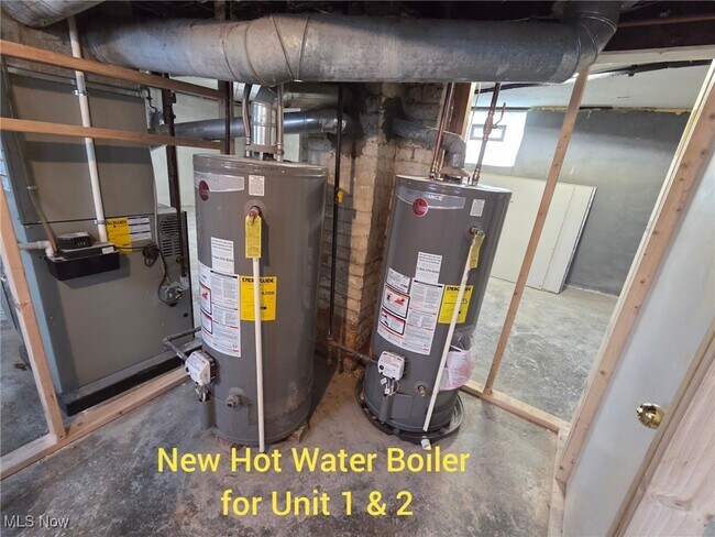 Building Photo - 3658 W 58th St