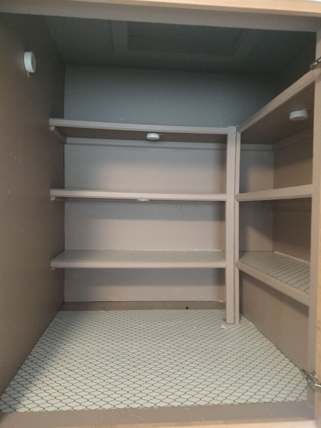 Building Photo - D323AB