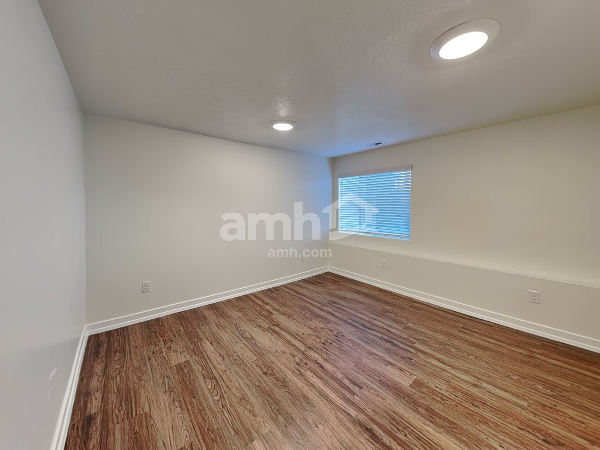 Building Photo - 4103 Dakota Dr