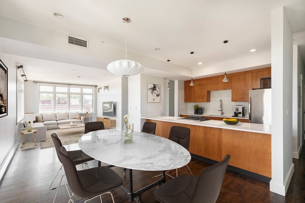 Building Photo - 401 Washington St