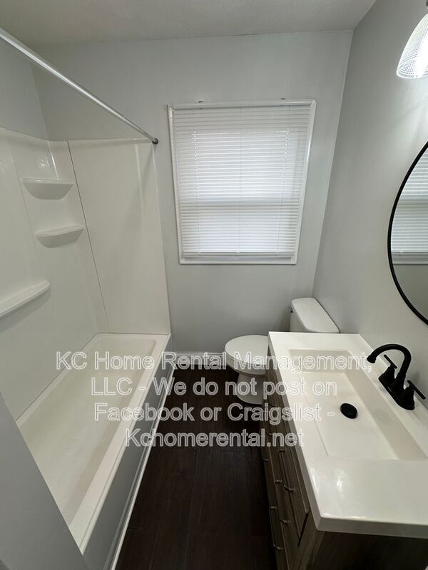 Building Photo - 5016 Norwood Ave