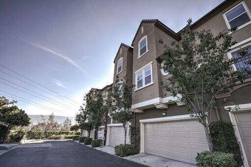 Building Photo - 3 Br SanElijoTownhome 2 car garage Granite...
