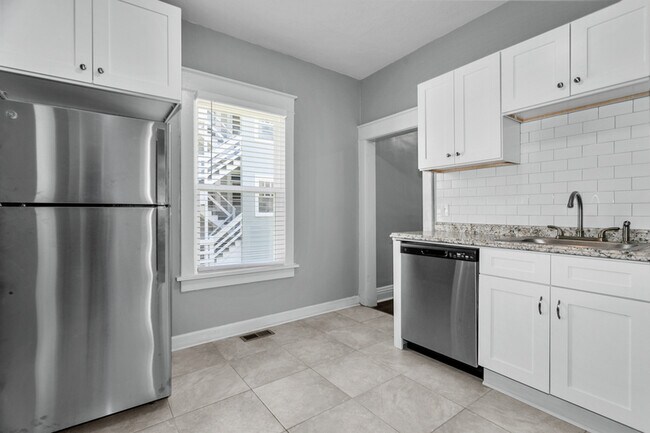 Building Photo - 3815 Wyoming St