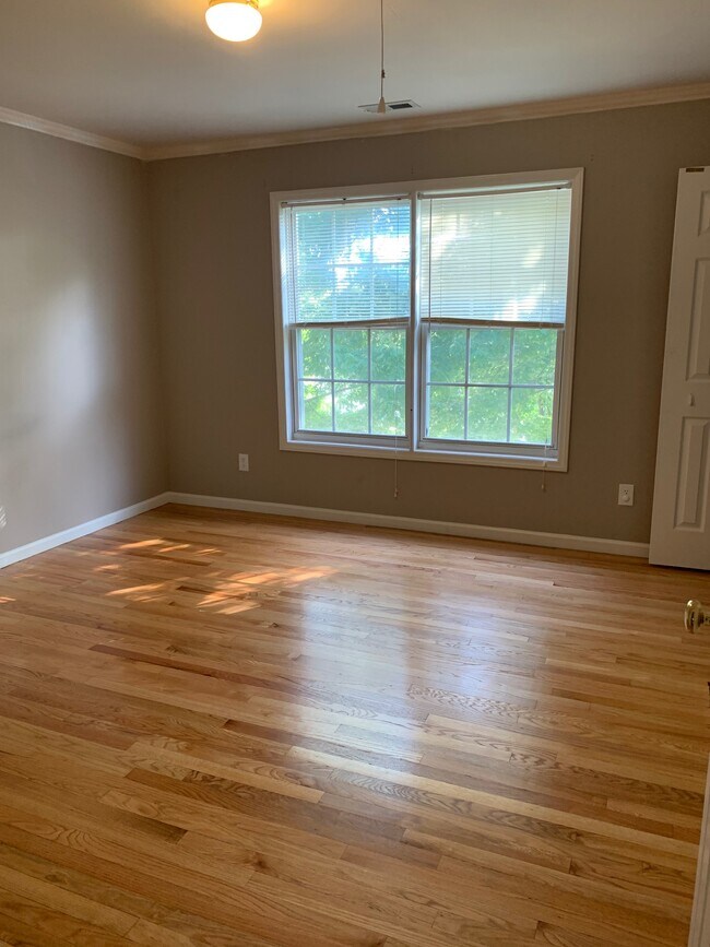 Building Photo - 8530 Guerro Ct