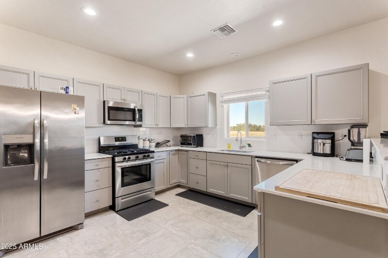 Building Photo - 8373 E Sunwing Ridge Dr