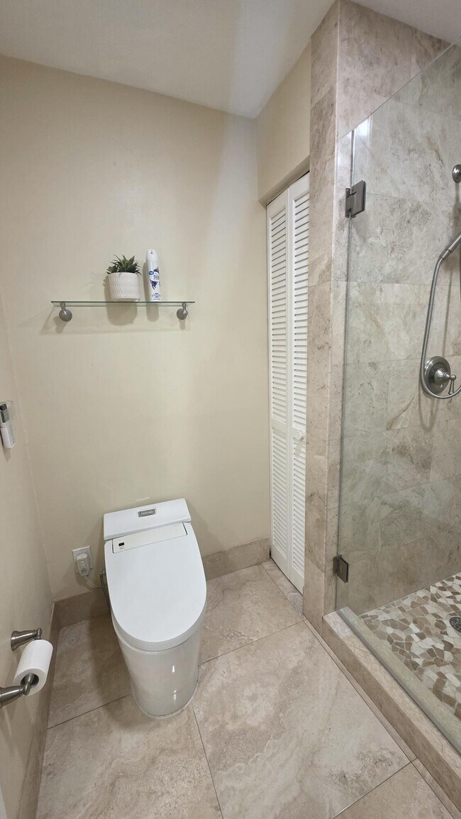 Building Photo - 7743 La Mirada Dr