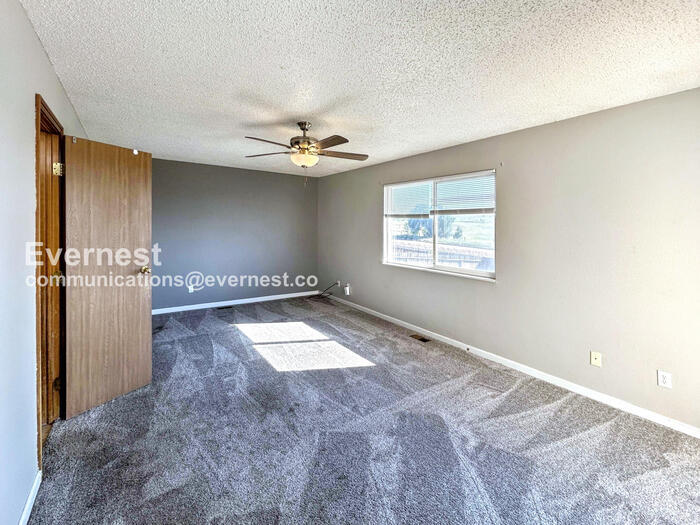 Building Photo - 663 Seawell Dr