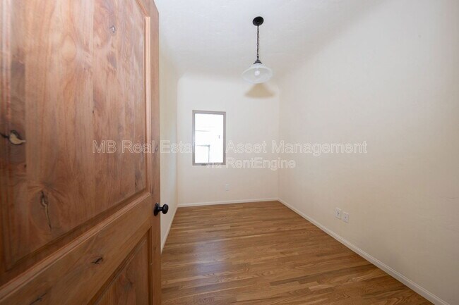 Building Photo - 1260 Ridgeley Dr