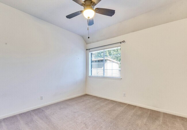 Building Photo - Beautiful Home in Shady Hollows Available ...