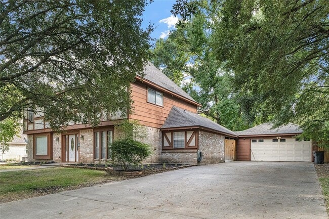 Building Photo - 5718 Upper Lake Dr