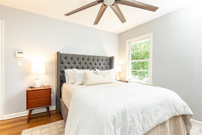 Building Photo - 1295 Lindenwood Ln NE