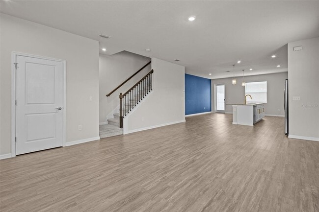 Building Photo - 15384 Caravan Ave