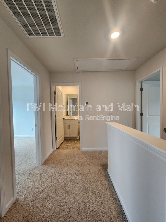Building Photo - 16 Virginia Cmns Dr