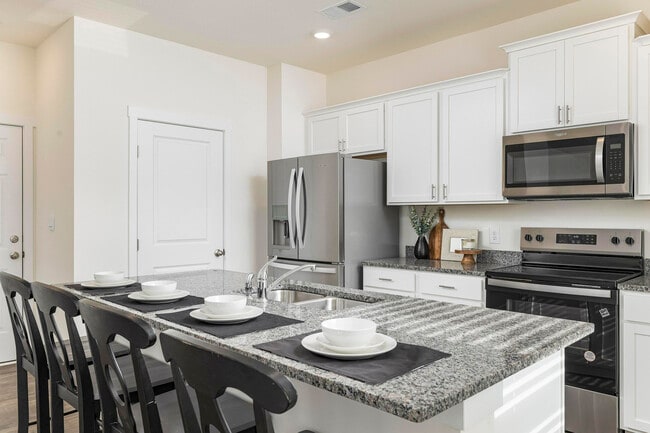 Building Photo - 4134 Lone Oak Cir