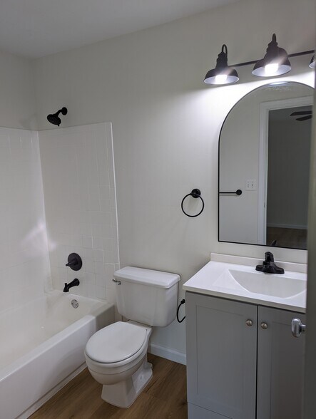 Building Photo - 18516 Boysenberry Dr