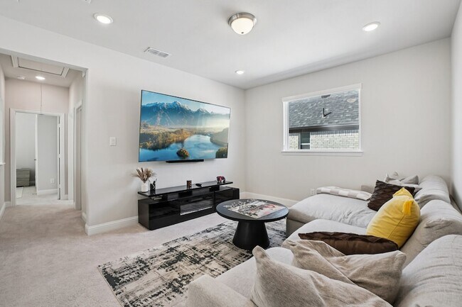 Building Photo - 11422 Chepstow Crescent Ct