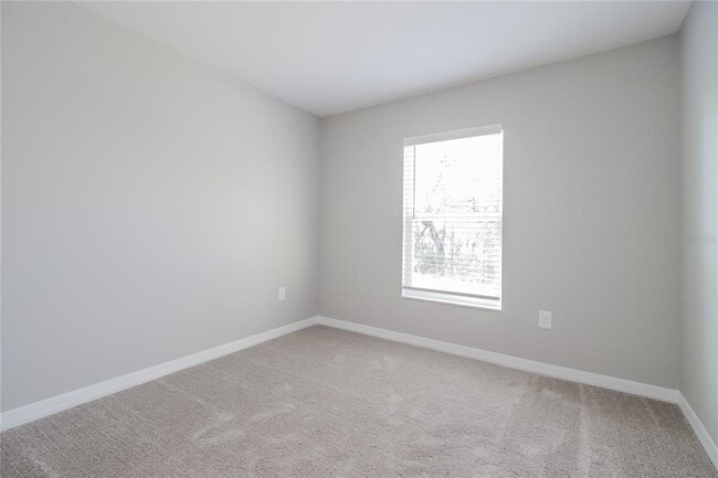 Building Photo - 127 Tulip Ln