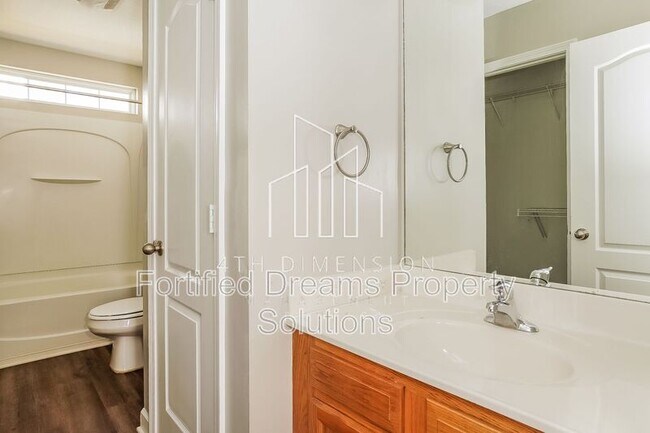 Building Photo - 4917 Trent Hill Dr
