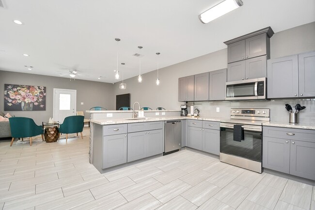 Building Photo - 3019 Elysian St