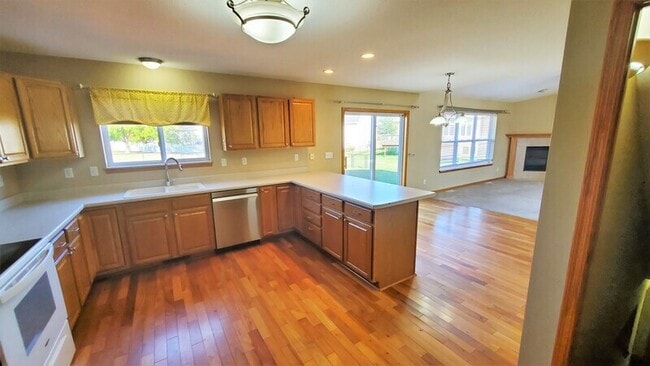 Building Photo - 4260 Windemere Way