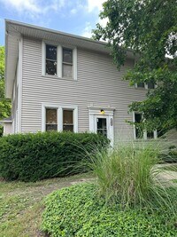 Building Photo - 100 Sylvia St