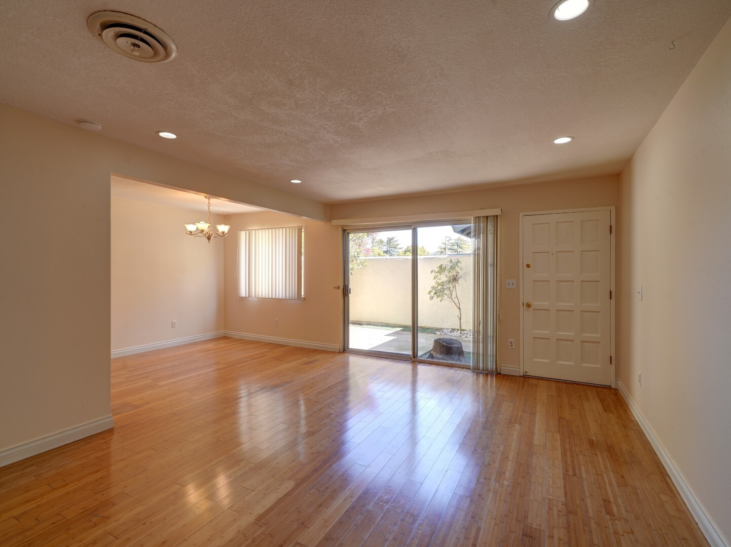 Building Photo - 1750 Prefumo Canyon Rd