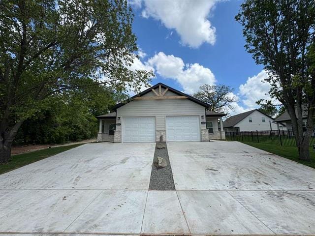 Building Photo - 1219 S Austin St