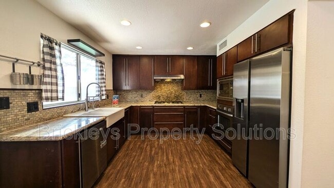 Building Photo - 2363 W Hemlock Ct