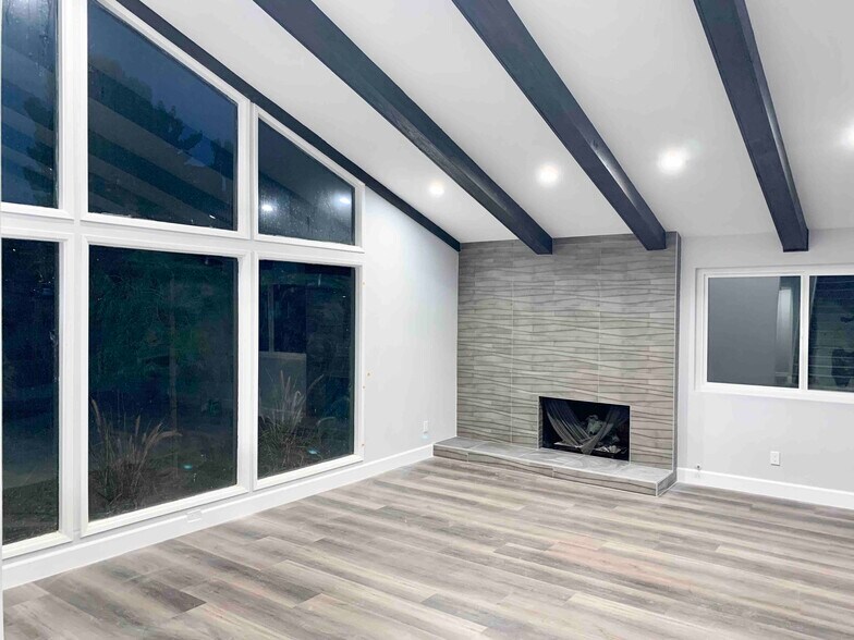 Building Photo - 22700 Flamingo St