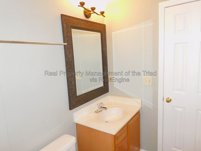 Building Photo - 12 Cedar Knoll Dr
