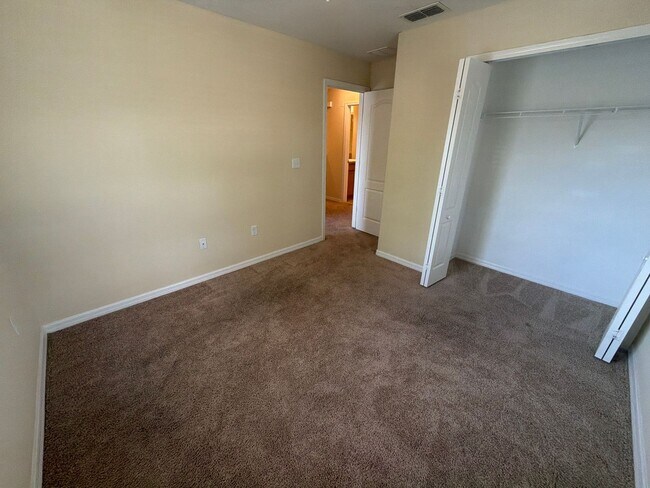Building Photo - 125 Bel Fiore Cove