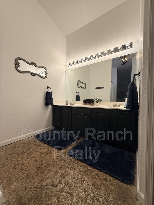 Building Photo - 2134 Desert Palms Dr