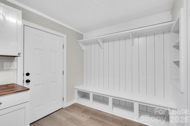 Building Photo - 2765 Long Cir