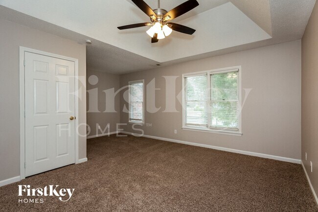 Building Photo - 11009 S Ford Rd