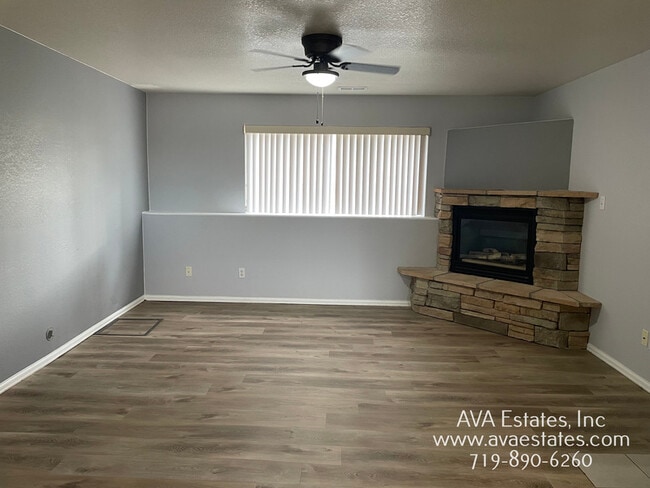 Building Photo - 693 E Laporte Dr