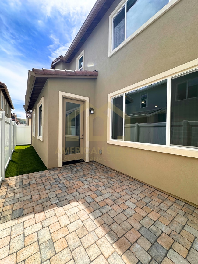 Building Photo - 1724 River Vista Way