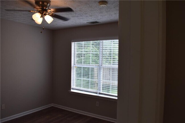 Building Photo - 610 Durham Ridge Dr NW